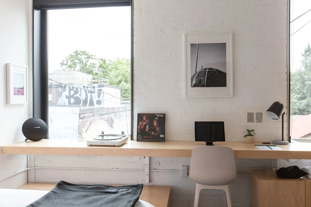 The Annex — фото