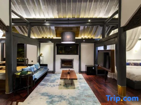 Standard Family room with view
