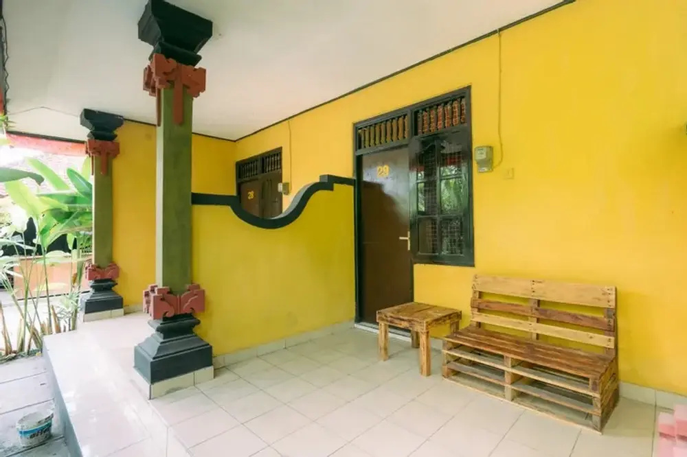 Reddoorz Saren Anyar Homestay Lukluk — фото