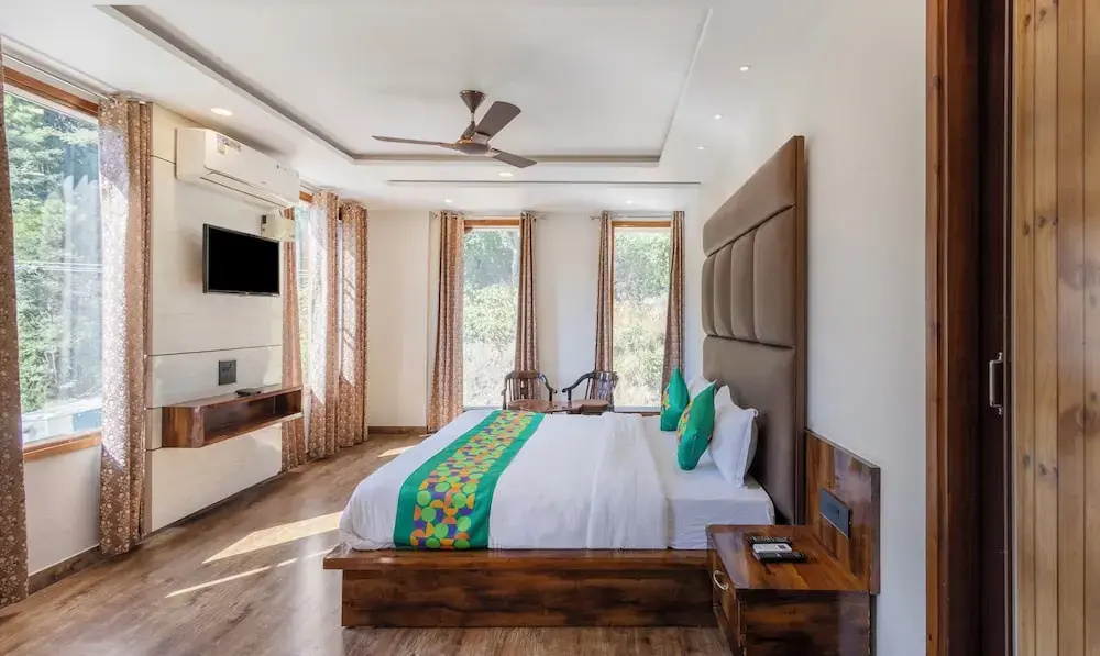 Deluxe room with balcony and with mountain view