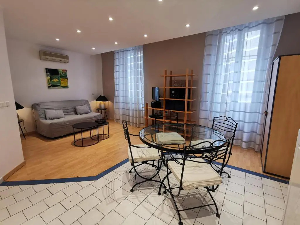 1 Bedroom Apartment