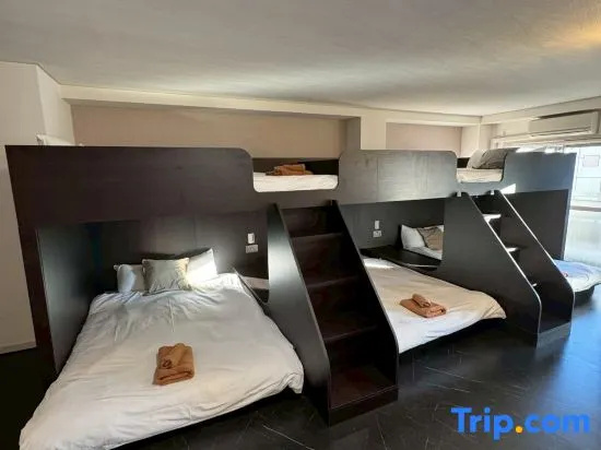 Shinjuku | Maximum 10ppl | Double×2　Semi-Double×3 | 3-minute walk from the station | 40sqm | 502 사진 2