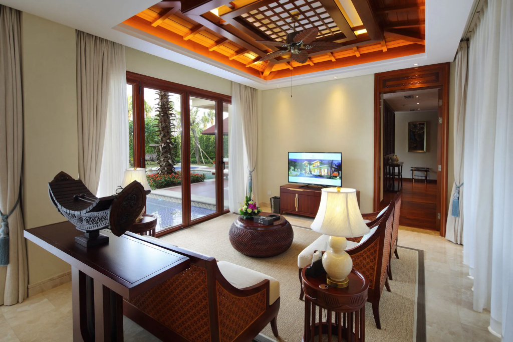 Lobby & Reception
