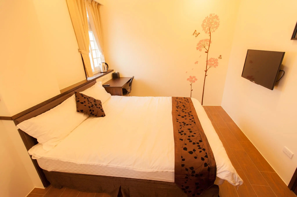 Standard Double room (full double bed)