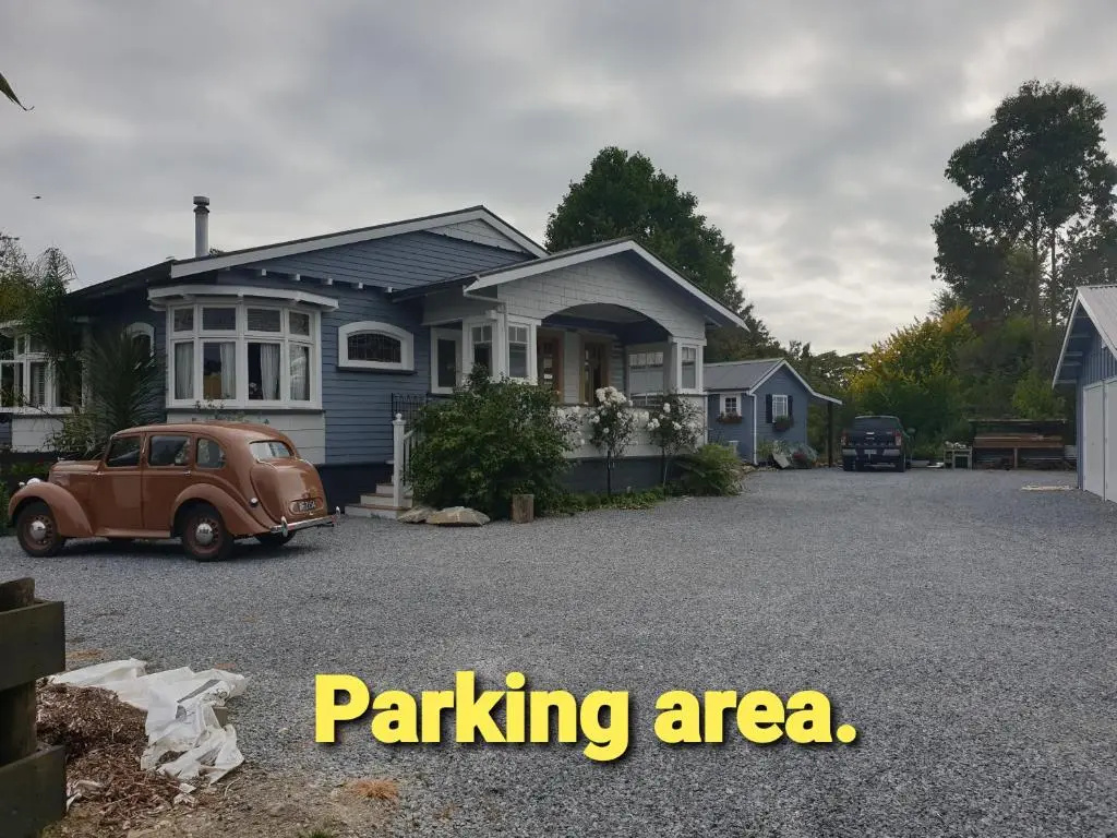 Cabins on Tudor bed & breakfast