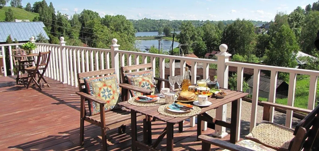 Food & Beverage