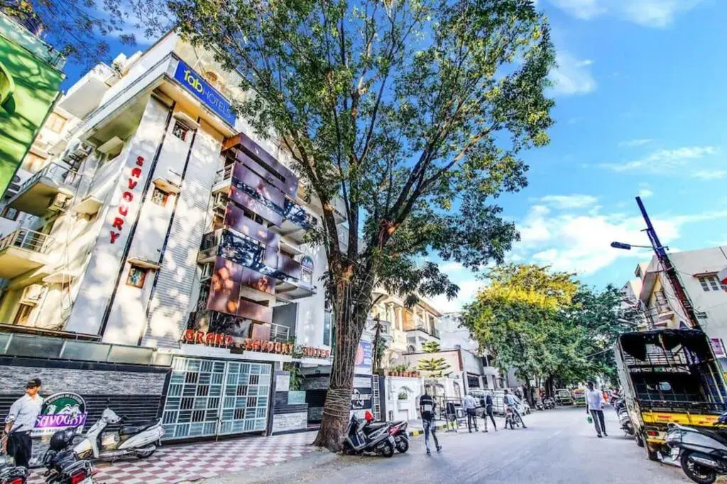 FabHotel Grand Savoury Suites - Général