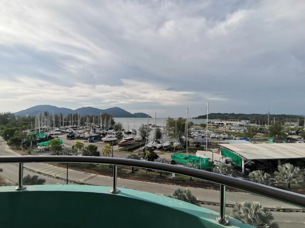 Peaceful 1-Bedroom Unit at Marina Island by JoMy Homestay