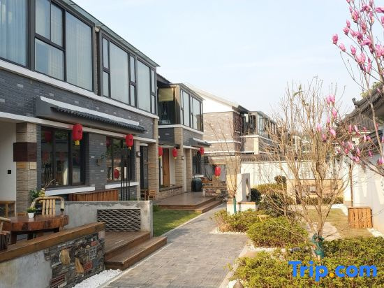 Jurong Baohua Mountain Yujing Shanfang Family-friendly Chinese Inn