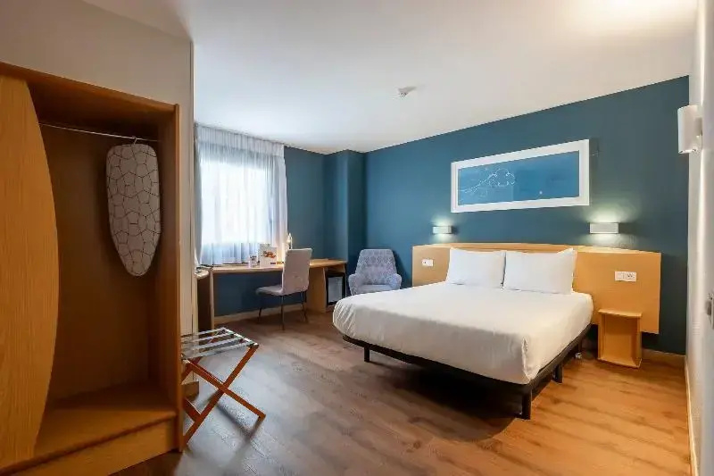 Travelodge Alicante Puerto - Chambres