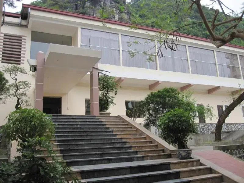 Cat Ba Seaview Hotel