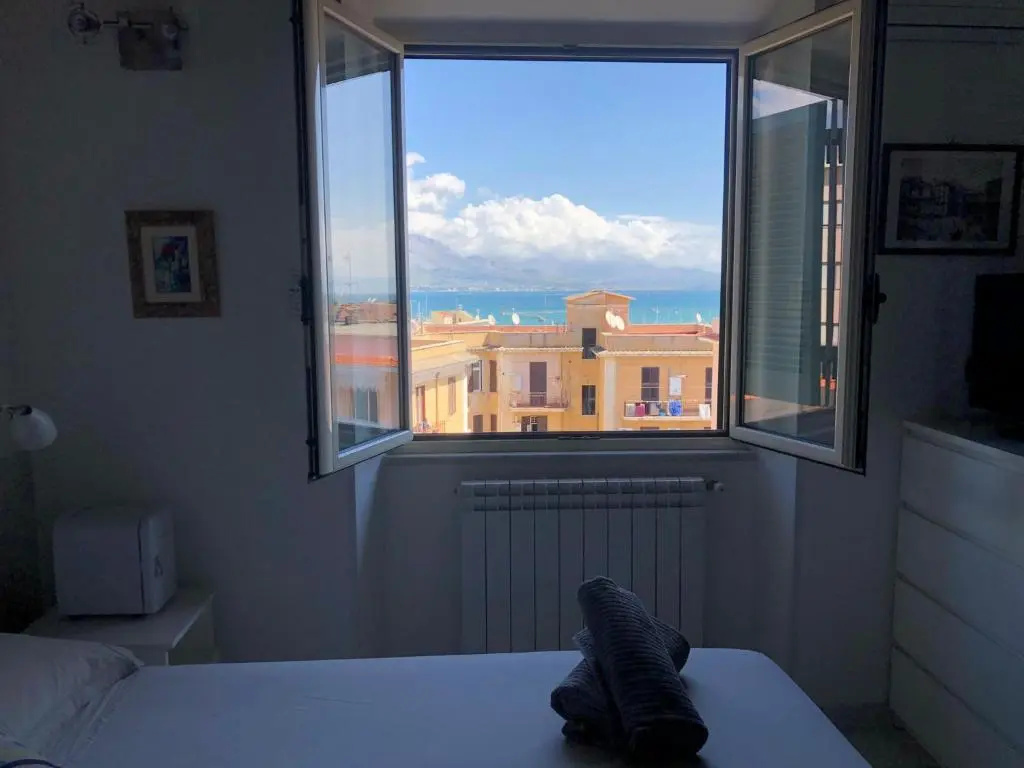 Standard Double room with sea view (full double bed)