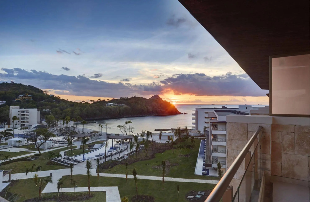 Beach & Waterfront