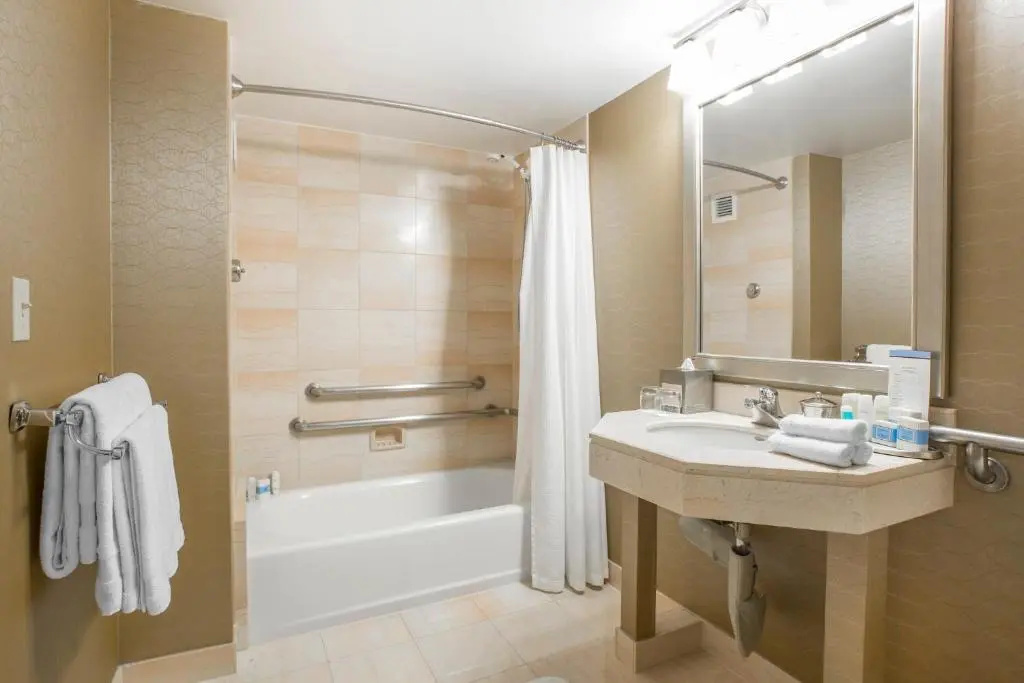 Omni Los Angeles Hotel at California Plaza - Chambres