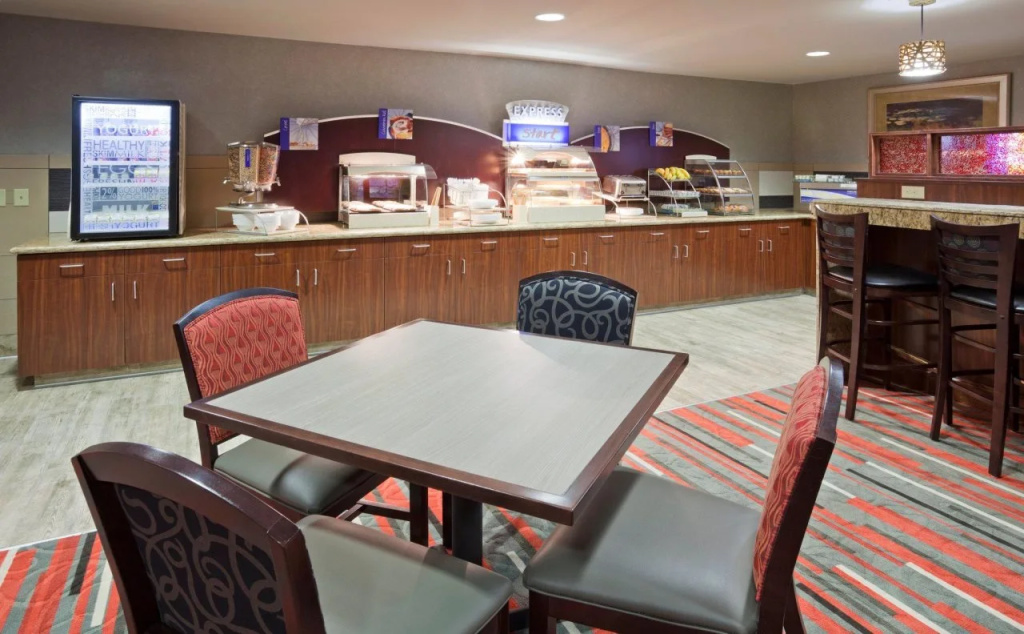Holiday Inn Express & Suites Bloomington - MPLS Arpt Area W by IHG - Général