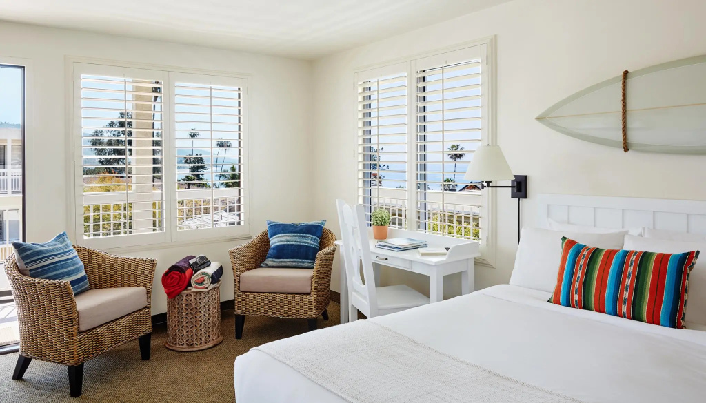 Deluxe Double room with balcony and with view (full double bed)