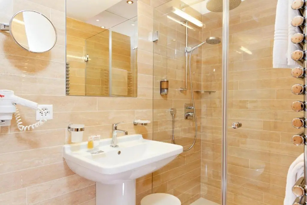Schweizerhaus Swiss Quality Hotel - Chambres