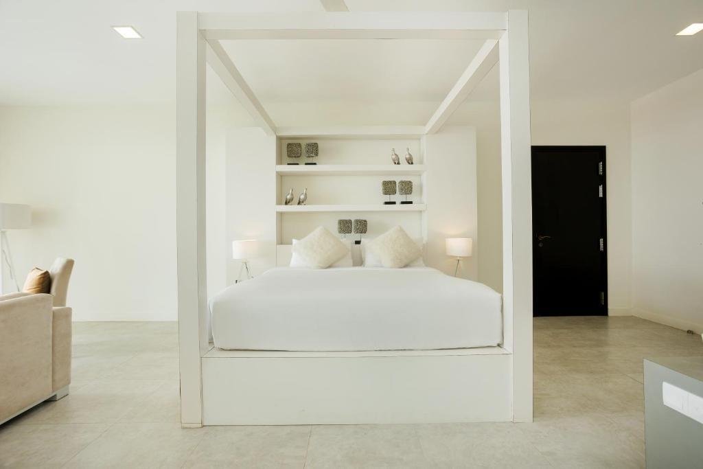 Green Turtle Villa By The Serendipity Collection