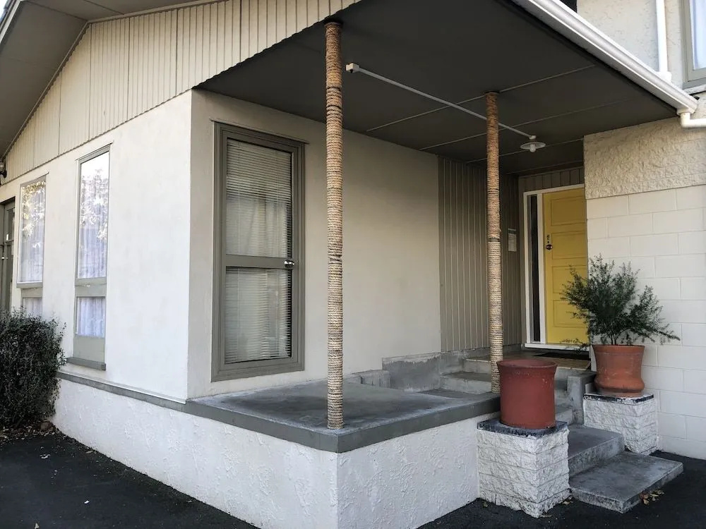 Almond House Hostel