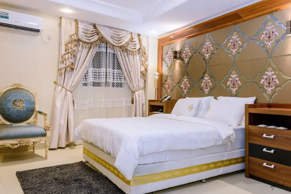 Royal room