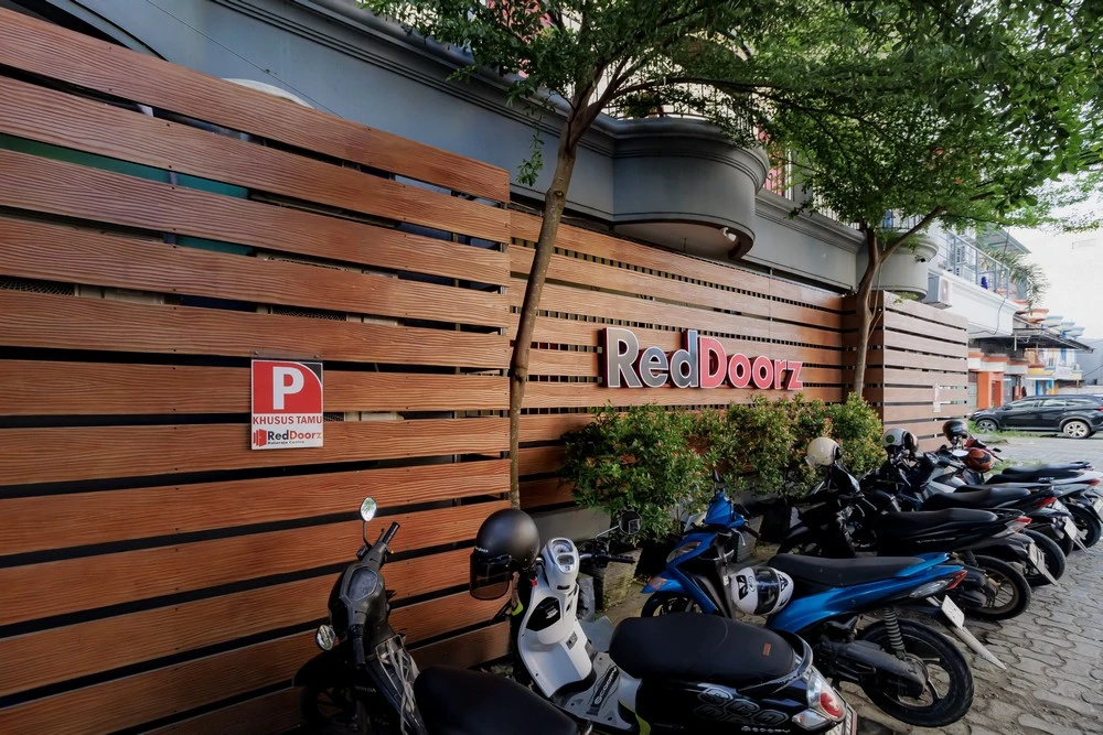 RedDoorz @ Balaraja Centre Plaza