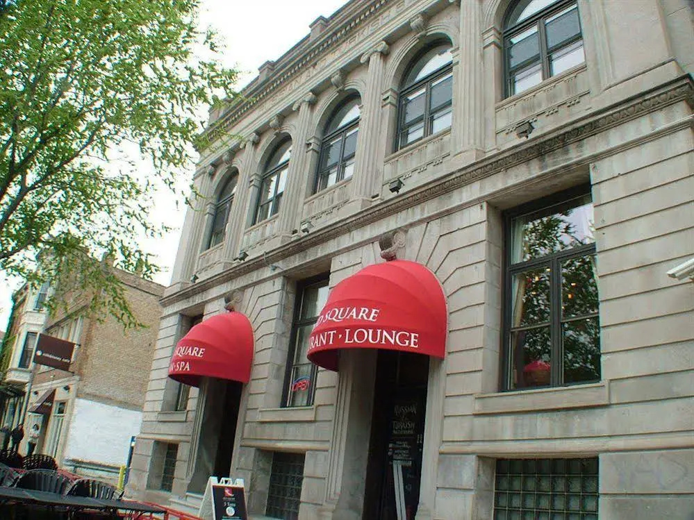 Wicker Park Bathhouse Apartments