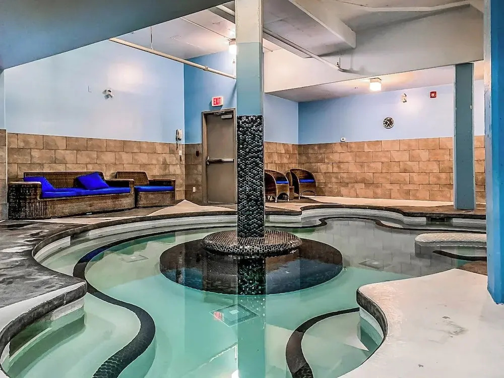 2 Bedroom Condo .Pool .Hot Tub .Gym .Spa - фото 13