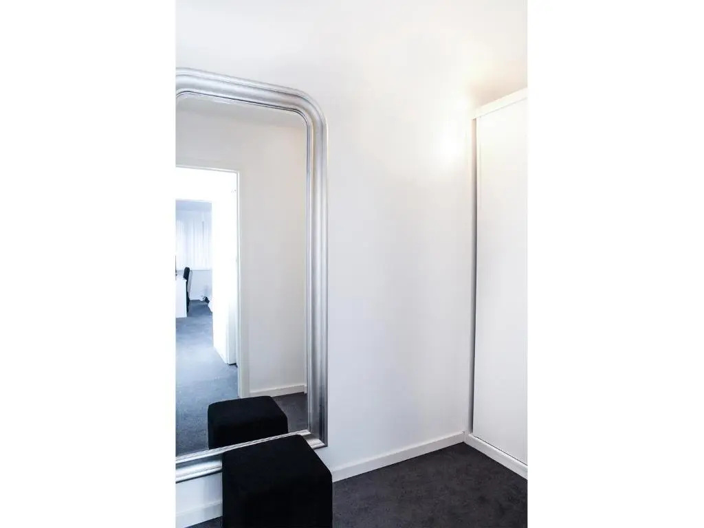 Economy room