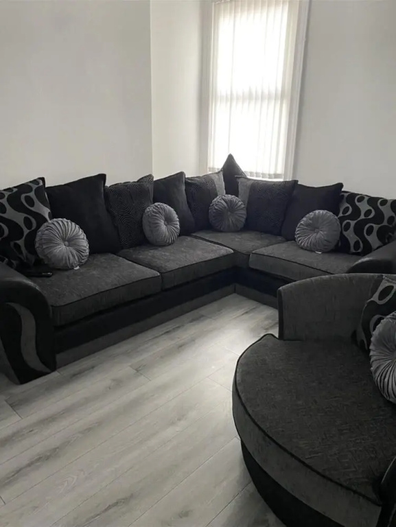 Impeccable 2-bed House in Liverpool