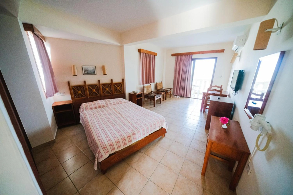 Topset Hotel — 3