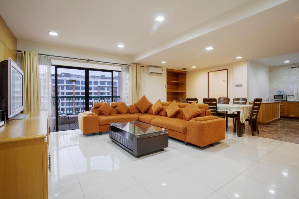 Marina Vacation Condos @ Marina Court Resort Condominium