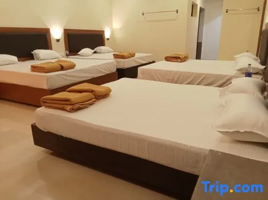 Deluxe Double Family room (full double bed)