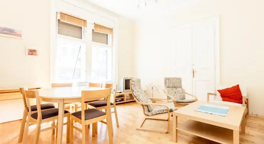 Avantgarde Suites - Broadway