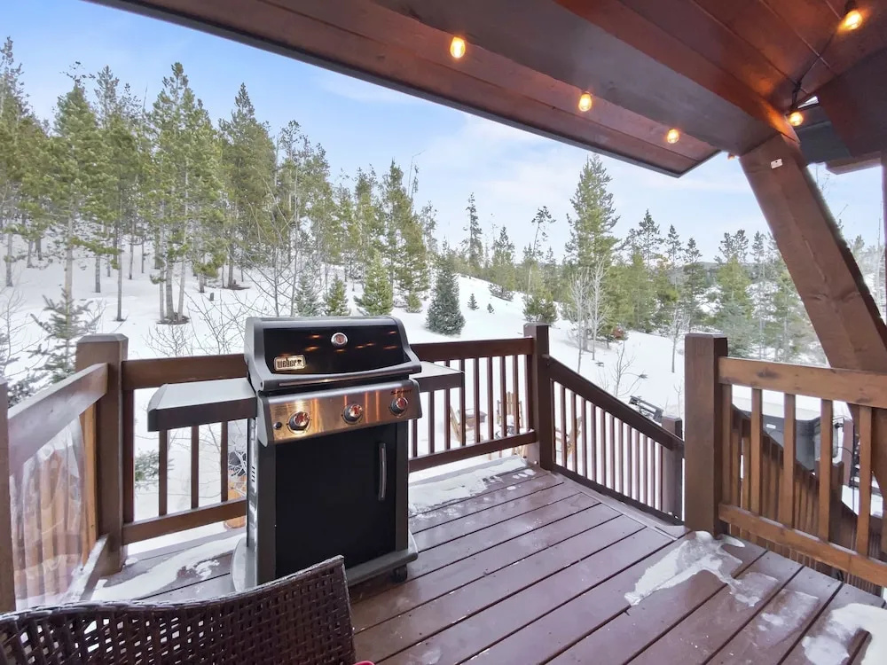 Dewey Placer Lodge 3 Bedroom Home by Redawning