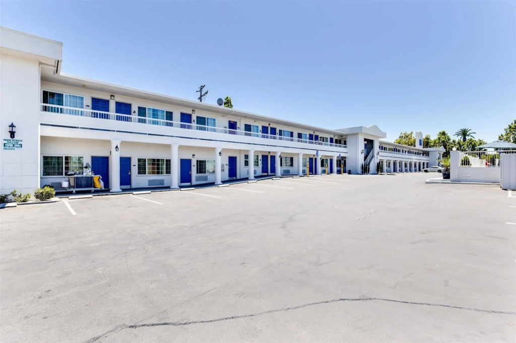 Motel 6 San Jose, CA - Convention Center