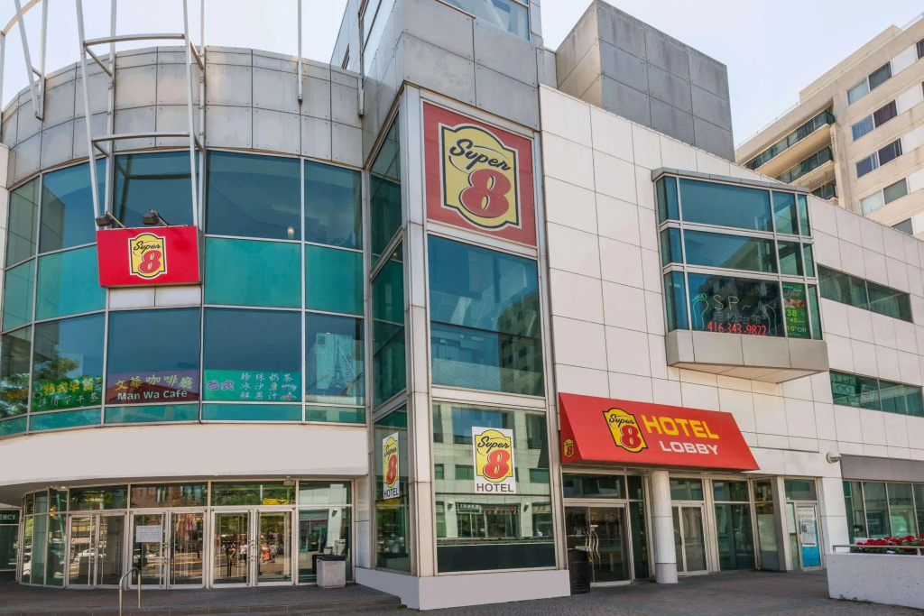 Super 8 by Wyndham Downtown Toronto
