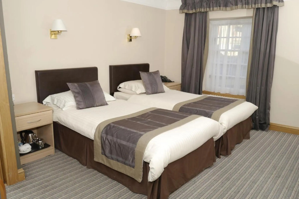 Burnett Arms Hotel - Chambres