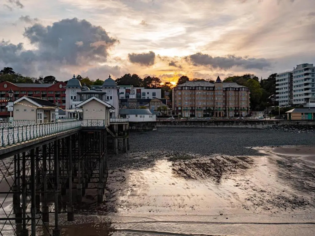 Penarth Town (Cardiff) - Private Sun Terrace! Ideal For Families & Couples!