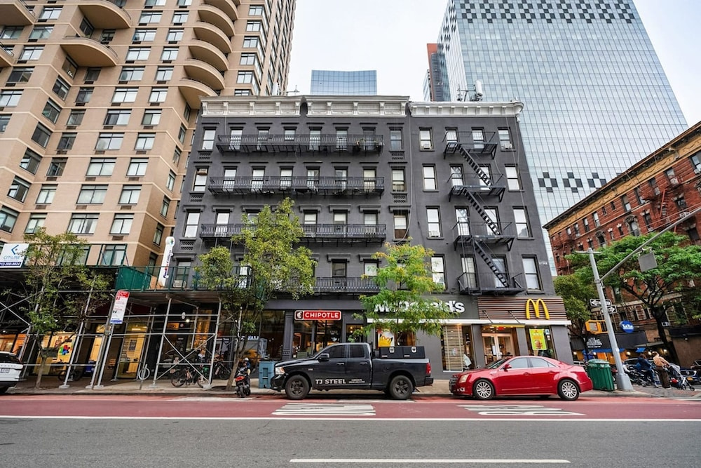 1290-16 New Renovated 2 Bedrooms in UES