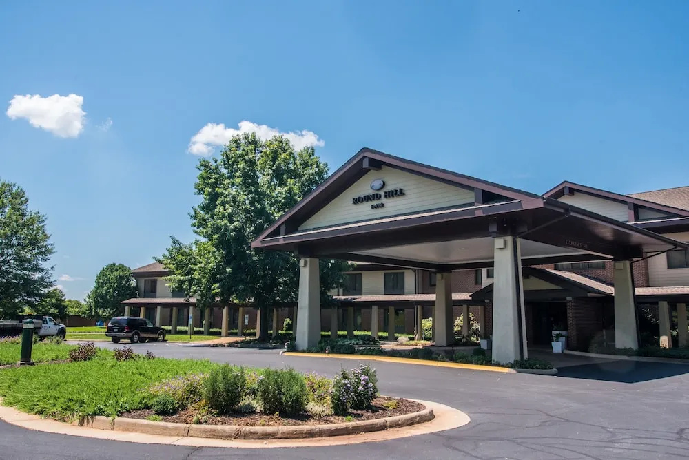 Round Hill Inn