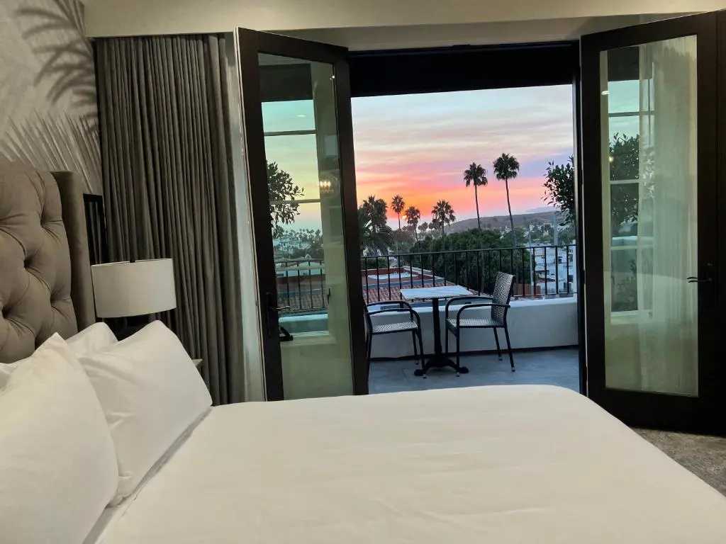 Standard Double room with sea view (full double bed)