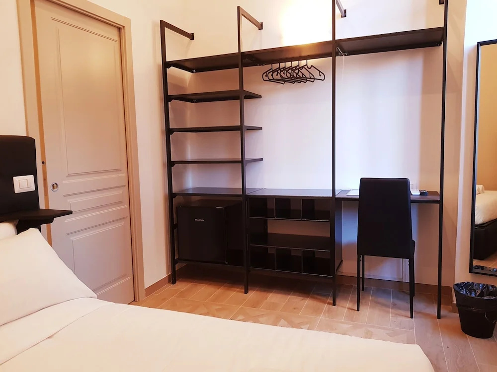 Cairoli Rooms