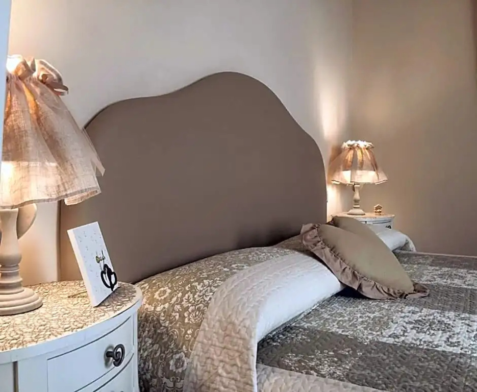 Deluxe Double room (full double bed)