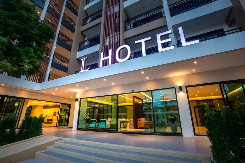 L Hotel