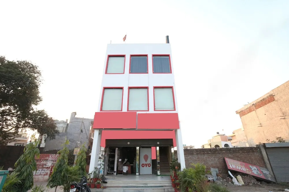 OYO 3004 Hotel Star City