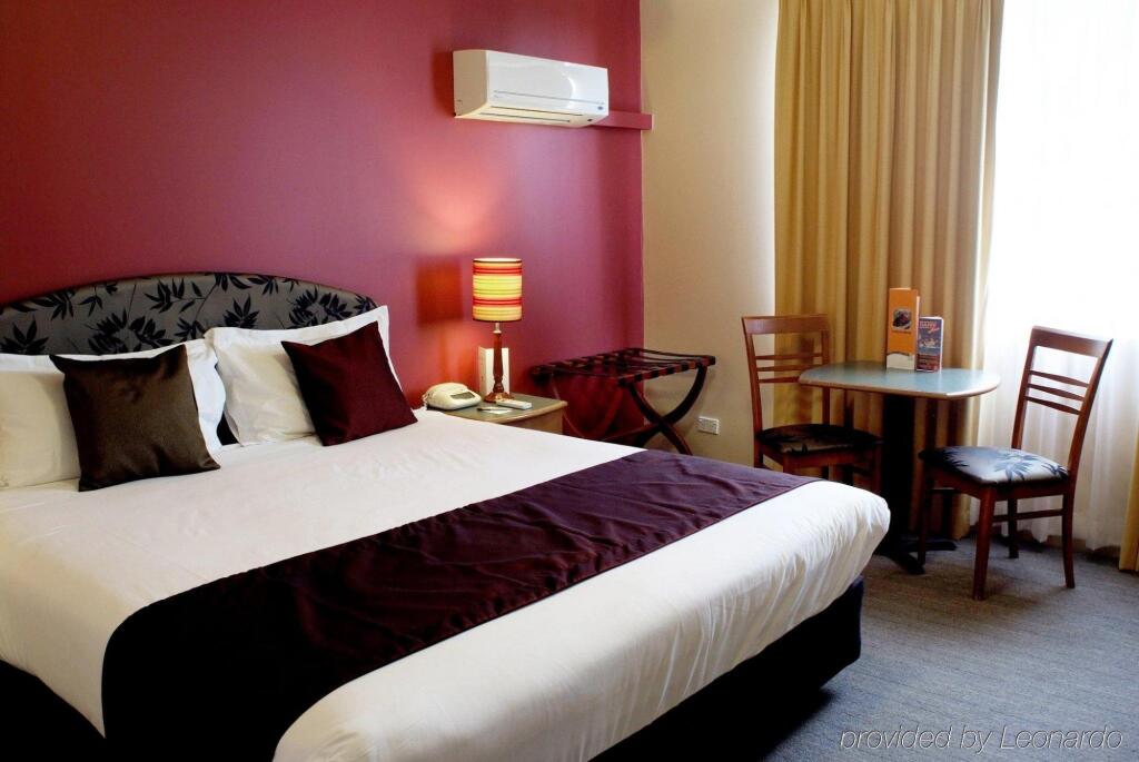 Alpha Hotel Canberra by null