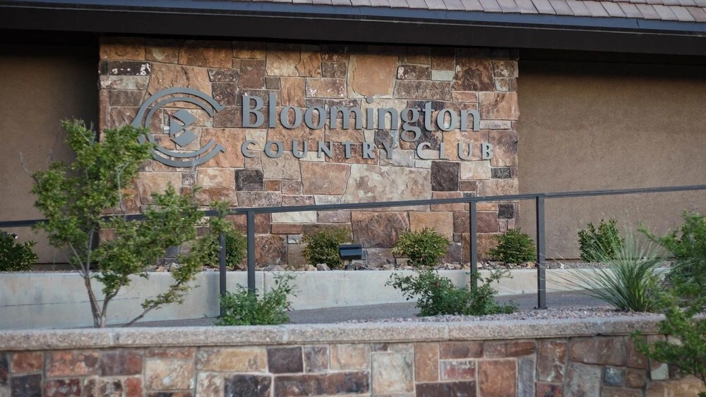 20 At Bloomington Country Club 3 Bedroom Condo by Redawning