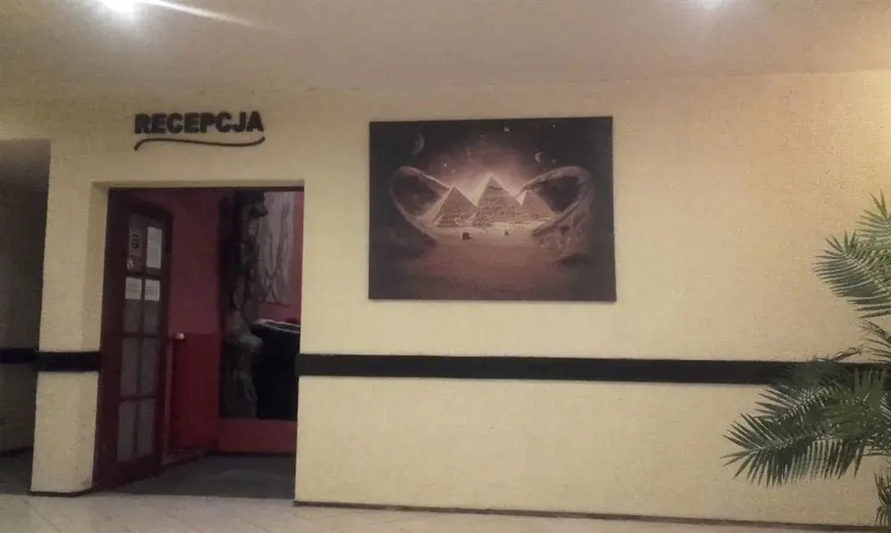 Lobby & Reception
