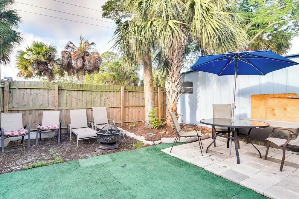 3 Mi to Beach: Remodeled Seminole Apt w/ Yard!