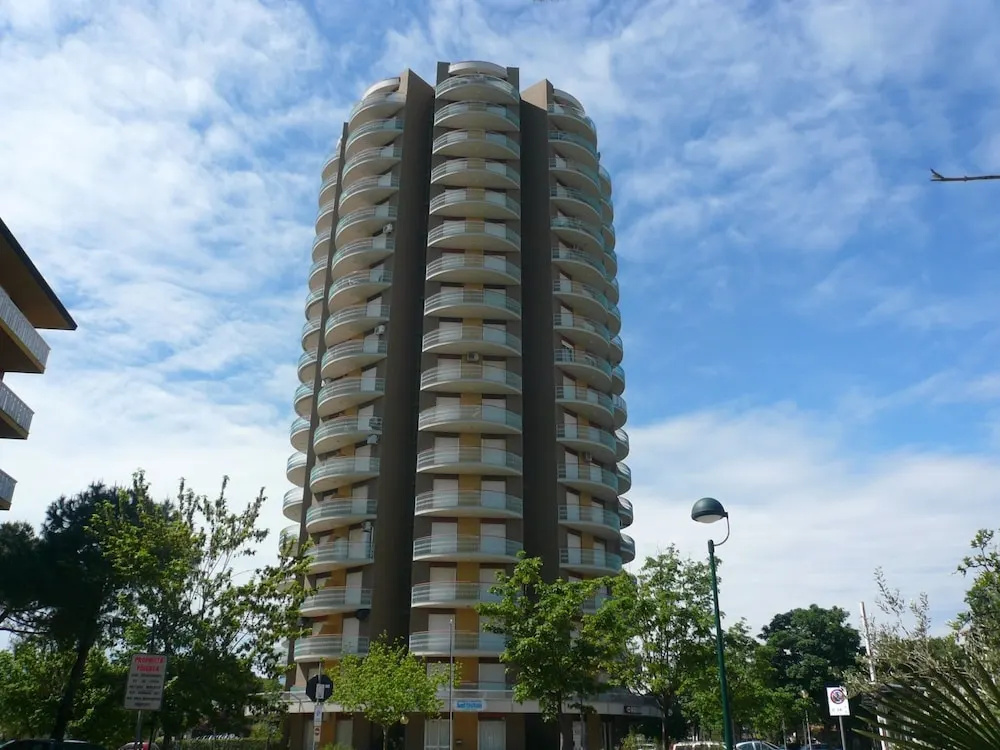 Very Nice Studio on the First Floor With Swimming Pool and sea View by Beahost